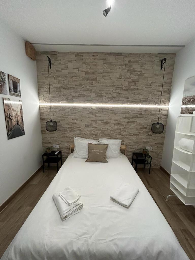 Apartamentos Pino Benidorm Quarto foto