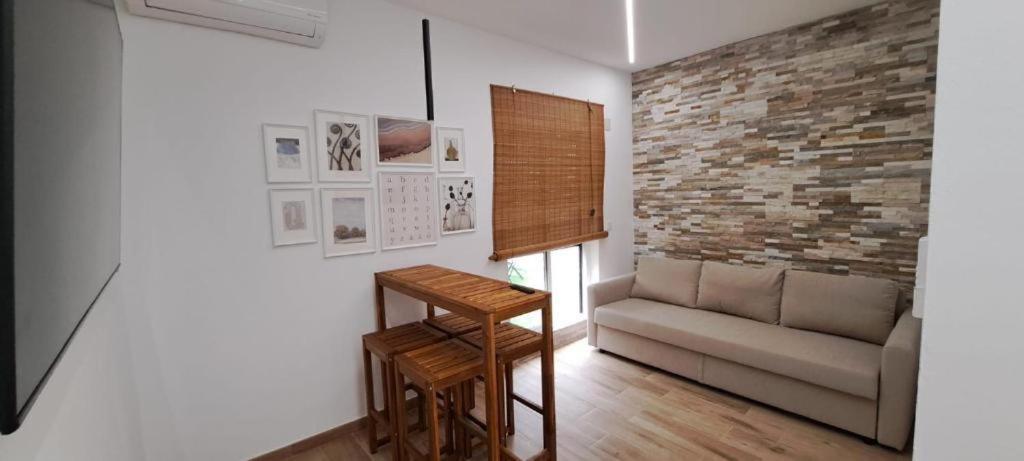 Apartamentos Pino Benidorm Quarto foto